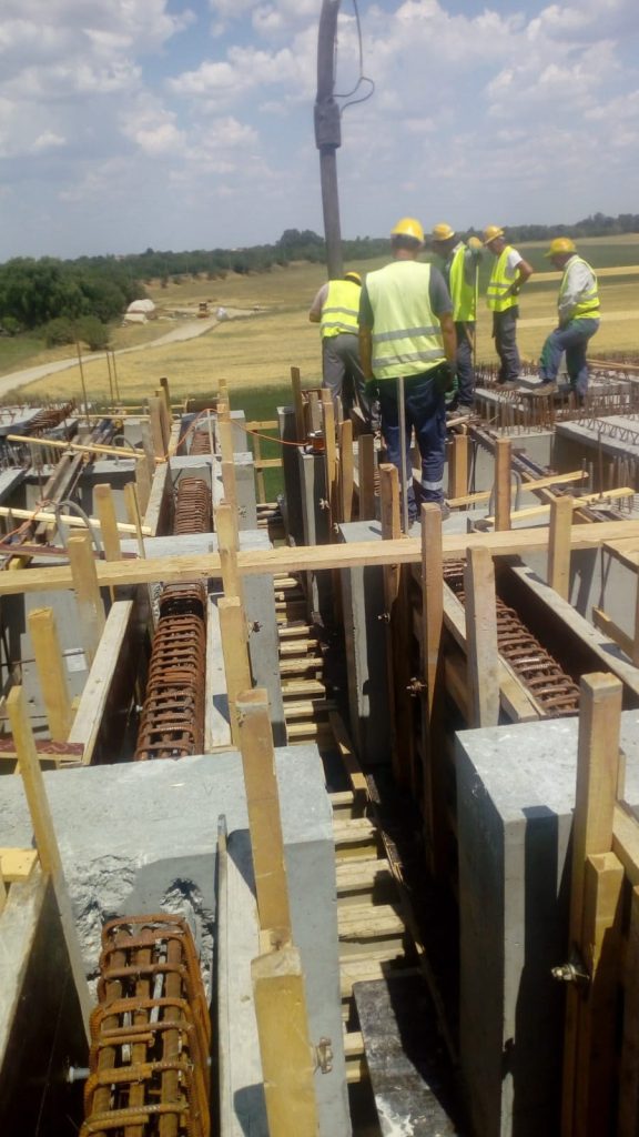 Noi imagini cu lucrările efectuate de AKTOR pe tronsonul 3 sud al autostrăzii Bucureștiului ajunsă la 70% progres FOTO și VIDEO