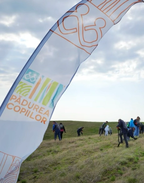 OSCAR Downstream și Pădurea Copiilor extind pădurea de la Sinești cu 3 hectare și 15.000 de puieți
