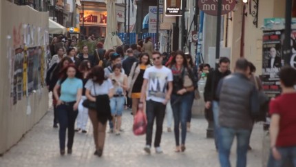 Străzile din centrul Capitalei nu vor mai fi pietonale în weekend