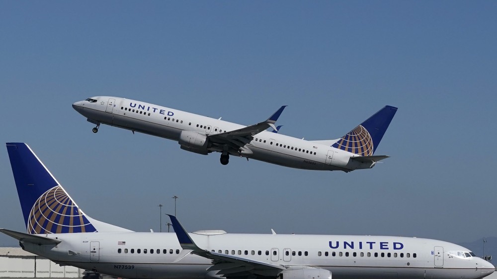 United Airlines va concedia sute de angajați care nu s-au vaccinat anti-Covid. Condiția fusese pusă încă din august