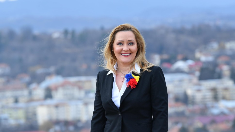 Primărița din Câmpulung Elena Lasconi candidată la președinție din partea USR. Drumul în politică al unei vedete TV
