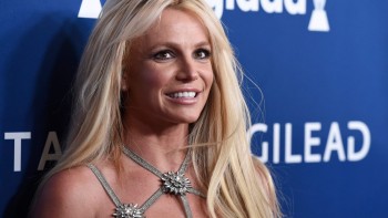 Britney Spears a câștigat în instanță retragerea statutului de tutore a tatălui său