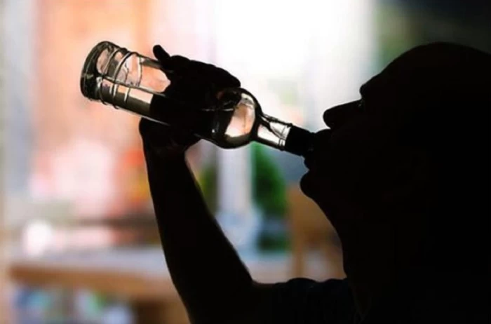 Amenzi de până la 10.000 de lei pentru consumul de alcool în spațiul public