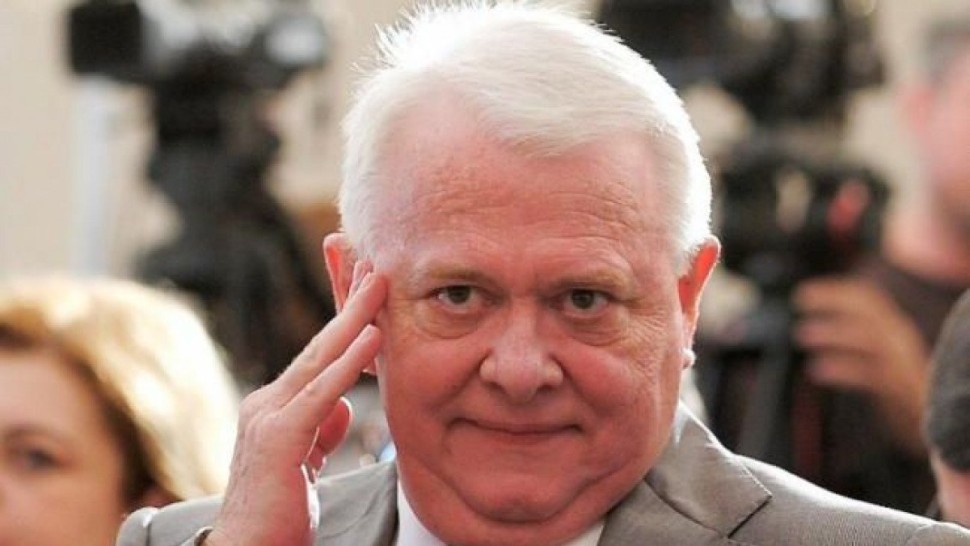 Viorel Hrebenciuc a fost condamnat definitiv la 3 ani închisoare cu executare. Fostul politician a fost ridicat de acasă