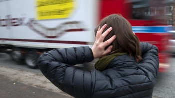 Zgomotul din trafic creşte riscul de demenţă