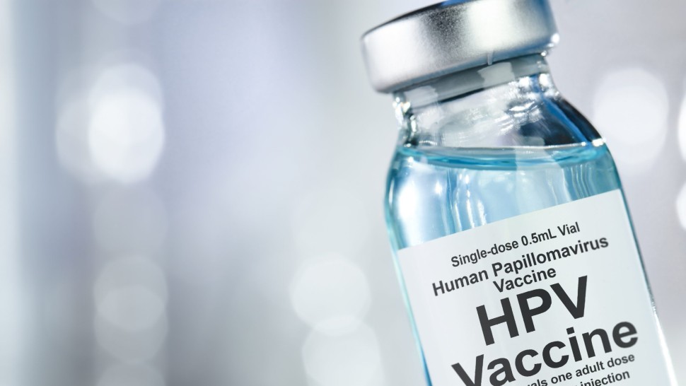 Vaccinarea gratuită anti-HPV a fost extinsă până la 18 ani pentru fete