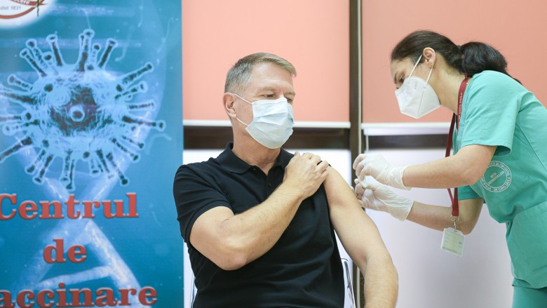 Klaus Iohannis și-a făcut a treia doză de vaccin anti-COVID