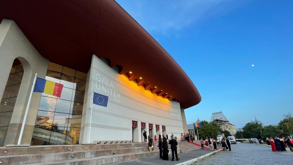 Reprezentaţiile a nouă spectacole de la TNB anulate după ce mai mulţi actori s-au infectat cu COVID-19