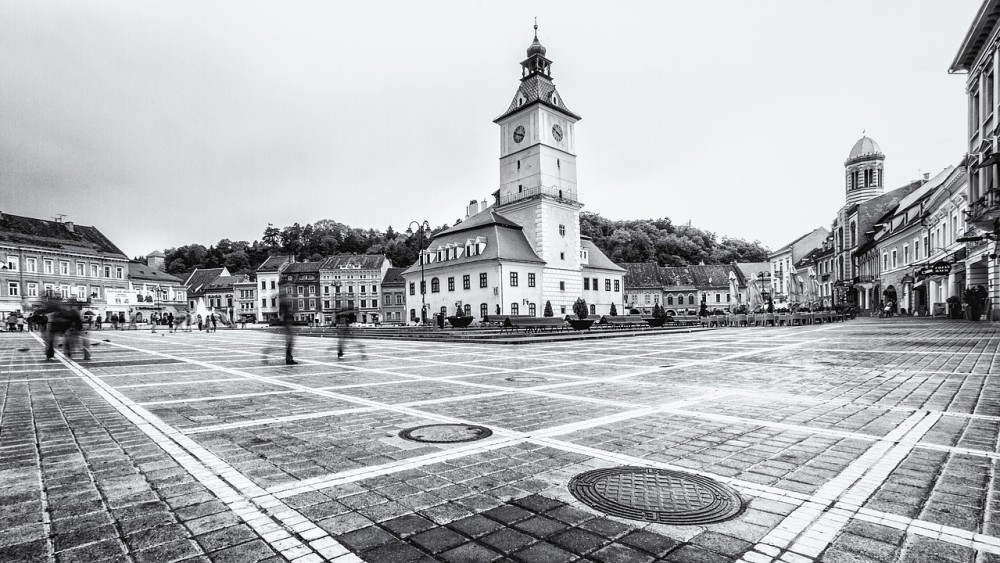 Brașov limitează viteza de circulație în centrul orașului la 30kmh