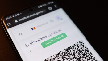 Un nou tip de înşelăciune. Cum sunt păcăliți românii care vor certificate false de vaccinare