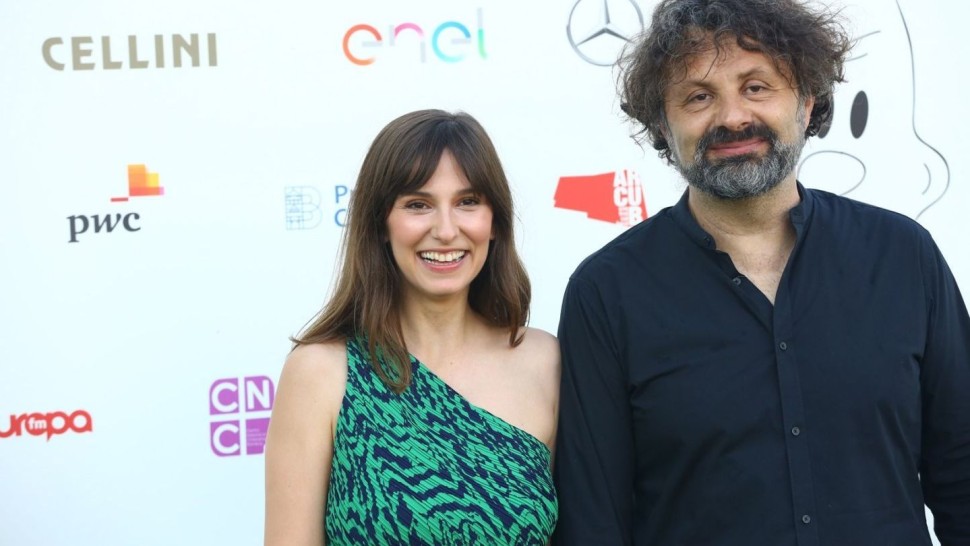 Ce face Dana Rogoz cu cei mici atunci când are filmări
