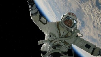 Echipa rusească trimisă în spațiu să filmeze primul lungmetraj pe orbită vrea să ajungă pe lună sau pe Marte