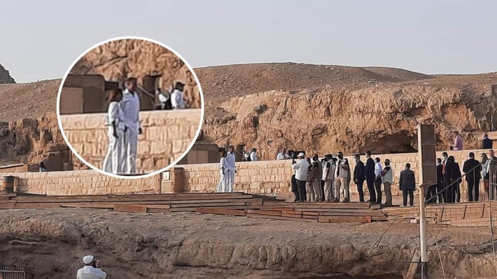 Deși România e în criză sanitară și politică Klaus Iohannis își face poze la piramide în Egipt