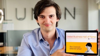 Startup-ul românesc .lumen a obținut echivalentul premiului Nobel în design industrial cu primii ochelari pentru nevăzători