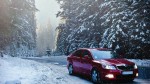 Cauciucurile de iarnă obligatorii pe vreme rea. Ce amenzi riscă șoferii