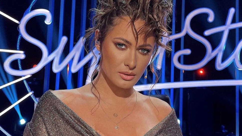 Raluka jurata SuperStar îți spune ce face ca să arate atât de bine