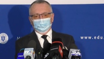 Cîmpeanu recunoaște dezastrul produs de învățământul online și spune că doar unul din cinci profesori este pregătit să predea astfel