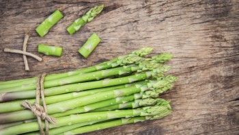 Sparanghelul alimentul care accelerează metabolismul și stimulează slăbirea