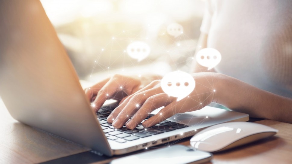 Interacțiunea cu un robot de chat a scăzut ezitarea legată de vaccin cu 20 în Franța