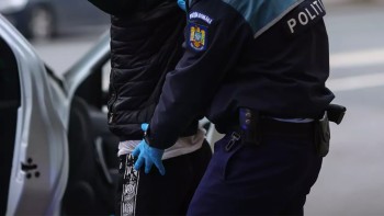 Acțiune de amploare peste 450 de percheziții în țară pentru destructurarea unor rețelele de trafic de droguri și de persoane