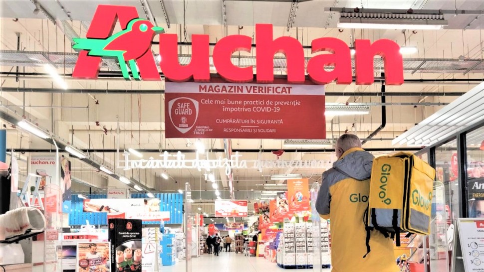 ANPC solicită închiderea a patru magazine Auchan din București. Produse expirate și mizerie printre nereguli