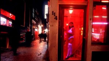 Un bordel din Austria oferă 30 de minute gratuite cu orice fată din locație pentru cei care se vaccinează pe loc