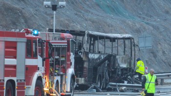 Tragedie în Bulgaria. 46 de oameni au ars de vii într-un autocar
