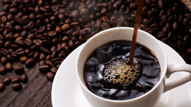 Cafeaua s-a scumpit în România deși prețurile au scăzut în toată lumea. Care este explicația