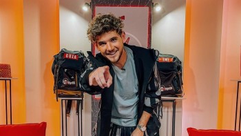 Știai că vedeta Radio ZU Cuza a fost... shaormar Iată cât este de priceput în prepararea gustosului fel de mâncare