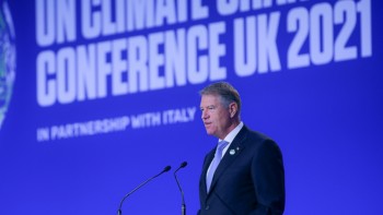 Greenpeace îl acuză pe Iohannis că trece de la tehnologii verzi la proiecte nucleare și compromite prezența României la COP26