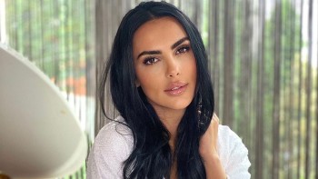 Lavinia Pîrva a apelat din nou la medicul estetician. Ce procedură a făcut cântăreața