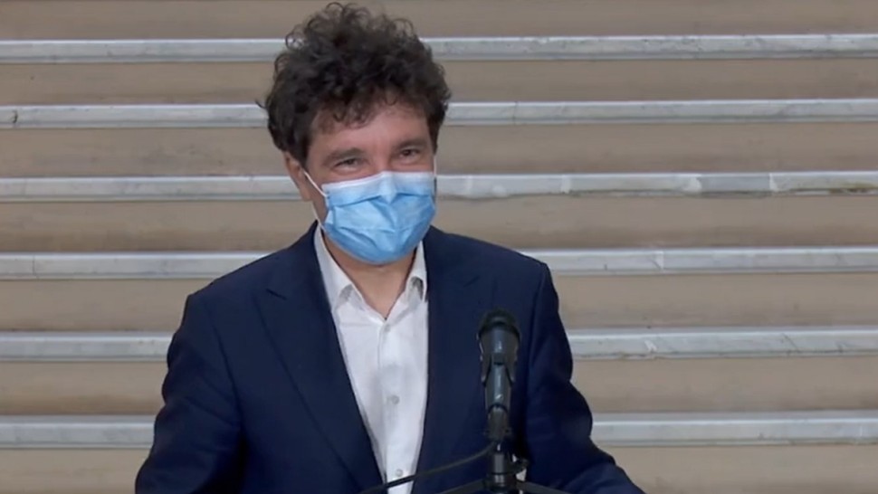 Nicușor Dan nevaccinat profită de vidul legislativ dar spune că nu este antivaccinist el fiind om de știință