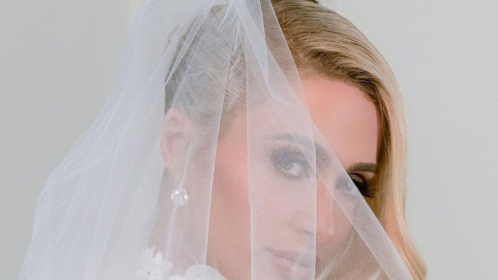 Paris Hilton s-a căsătorit cu Carter Reum. Primele imagini cu moștenitoarea în rochie de mireasă