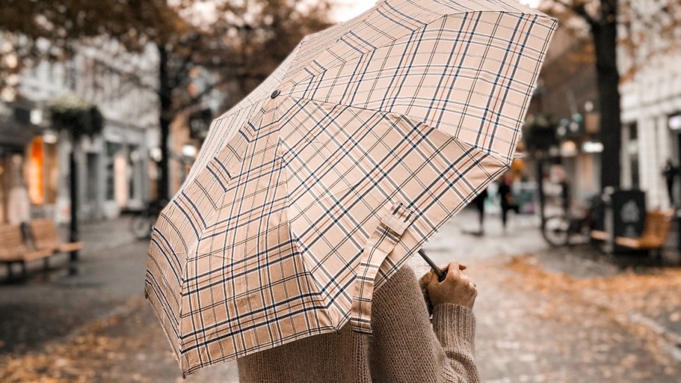 Alertă meteo Cod Galben de vânt puternic și Cod Portocaliu de ploi abundente