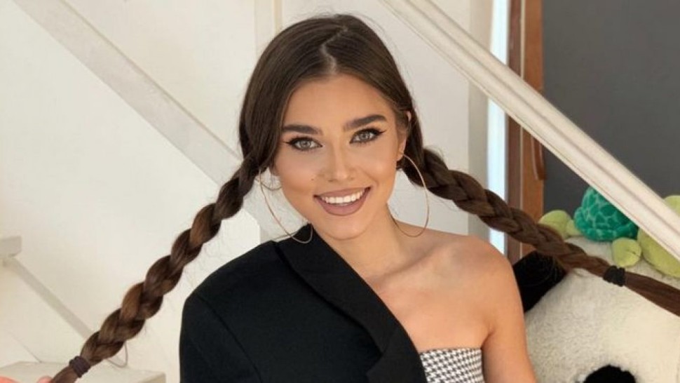 Ce face Theo Rose cu banii pe care îi strânge