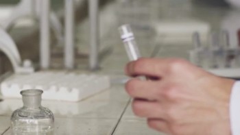 CNCAV citează un studiu american și afirmă că vaccinurile anti-COVID sunt sigure