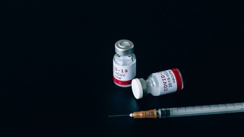 Doar 22 dintre românii vaccinați s-au infectat cu COVID după doza a doua