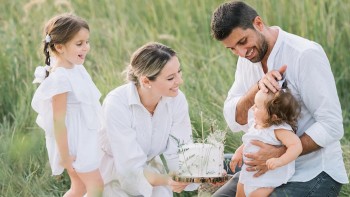 Ce face Laura Cosoi ca să nu decadă în fața copiilor ei