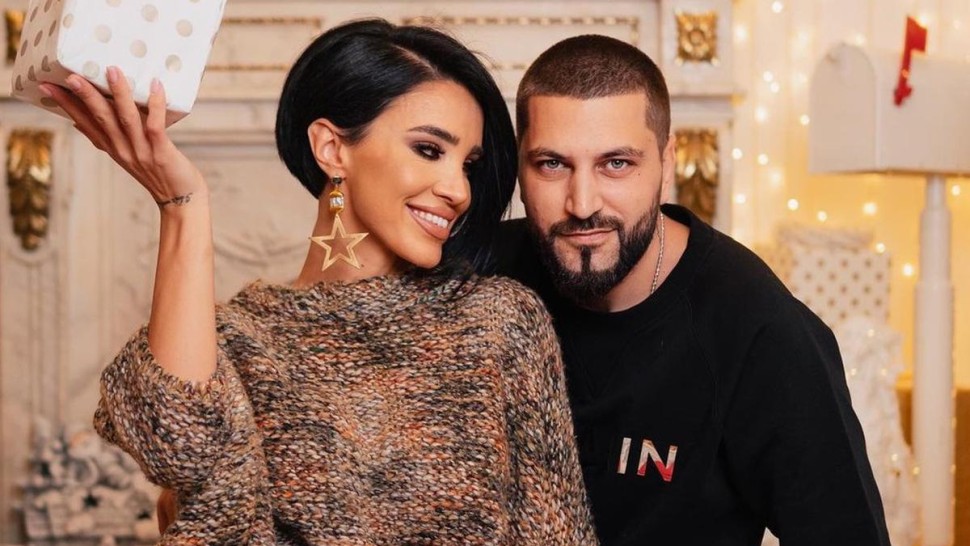 Ce frumos și-a decorat Adelina Pestrițu casa de sărbători | VIDEO