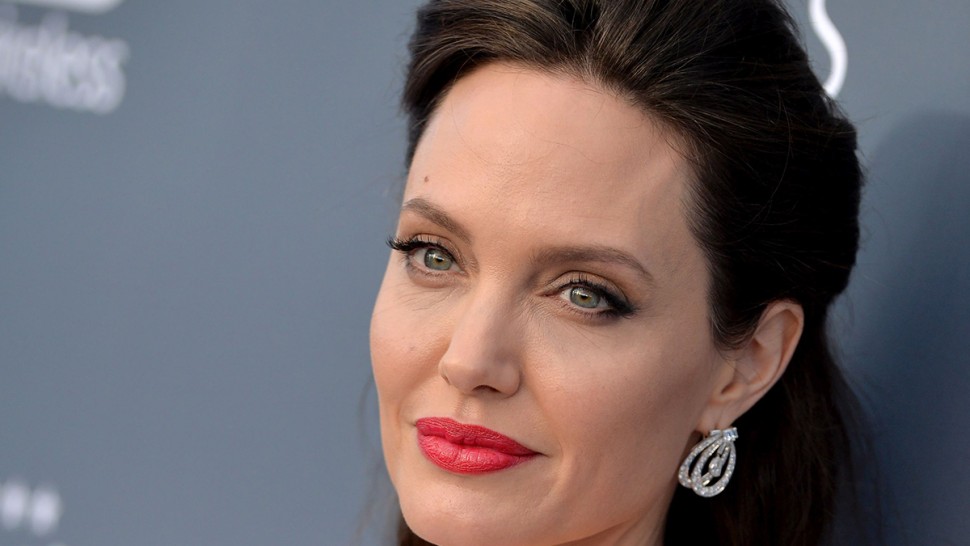 Angelina Jolie distribuită într-un rol de excepție va fi Maria Callas cea mai mare soprană a lumii