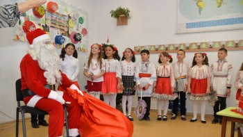 Moș Crăciun poate veni la serbările copiilor doar cu aprobarea conducerii unităților de învățământ