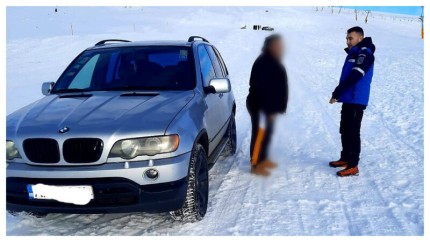Români prinși cu BMW-ul pe pârtia de schi