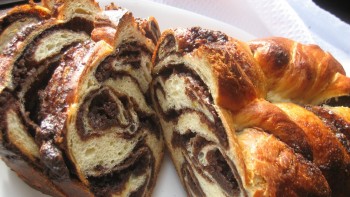 Pericolul ascuns în cozonaci. Avertisment ANPC privind produsele din comerț Existenţa unor E-uri care ar trebui să îngrijoreze