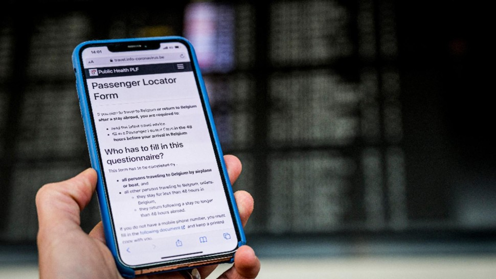 Formularul digital de intrare în România devine obligatoriu. Ce amenzi riscă cei care nu completează formularul | VIDEO