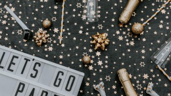 Cum aranjezi masa de Revelion. Reguli de bună practică