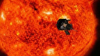 O navă spațială a pătruns în atmosfera Soarelui