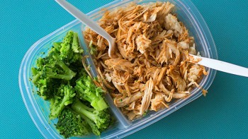 Cum să mănânc sănătos chiar dacă nu am timp să gătesc