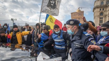 Rețineri după protestul de ieri la Parlament | UPDATE