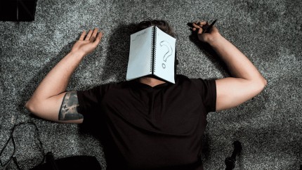 Activități care te fac complet neproductiv. Scoate-le din rutina ta zilnică
