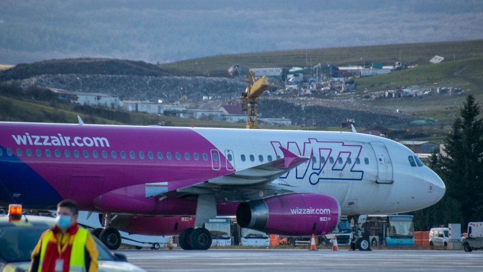 Panică printre pasagerii cursei Wizz Air Iași Bologna. Piloții au întors aeronava din drum